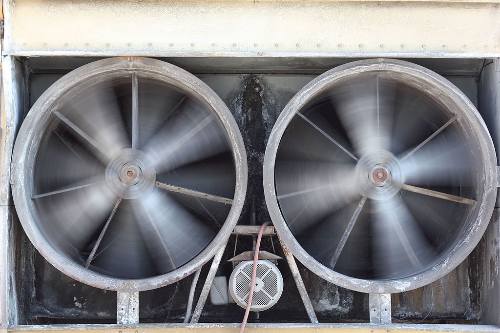 12層樓房的HVAC通風(fēng)排氣裝置